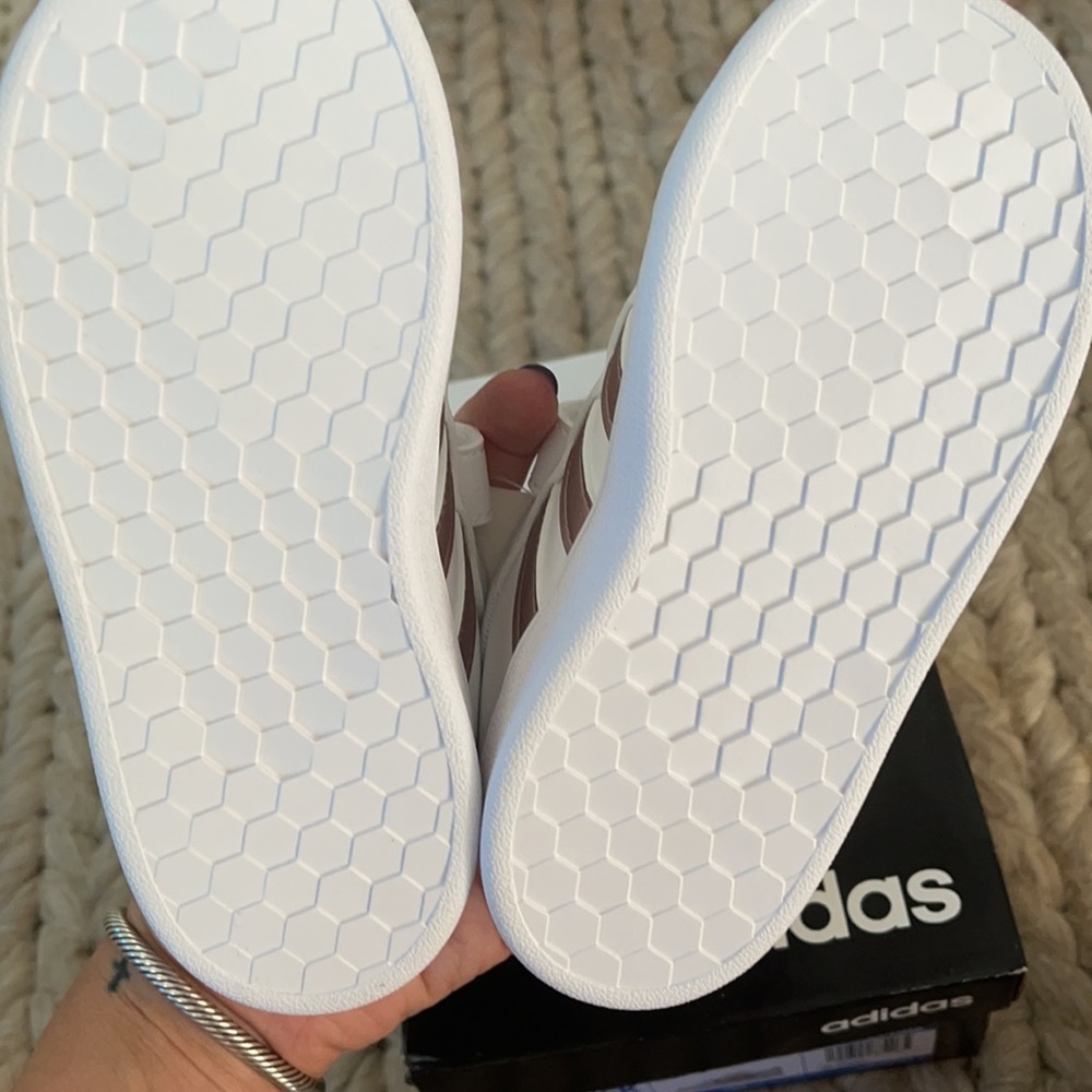 ADIDAS - Picture 4 of 4